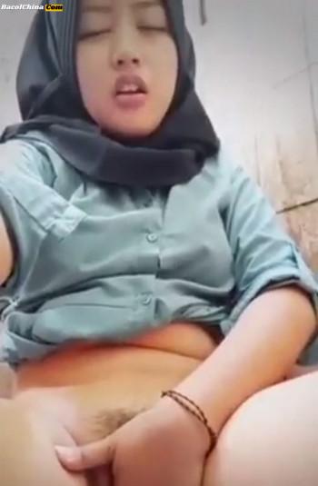 Gadis Jilbab Colmek Buat Ayang